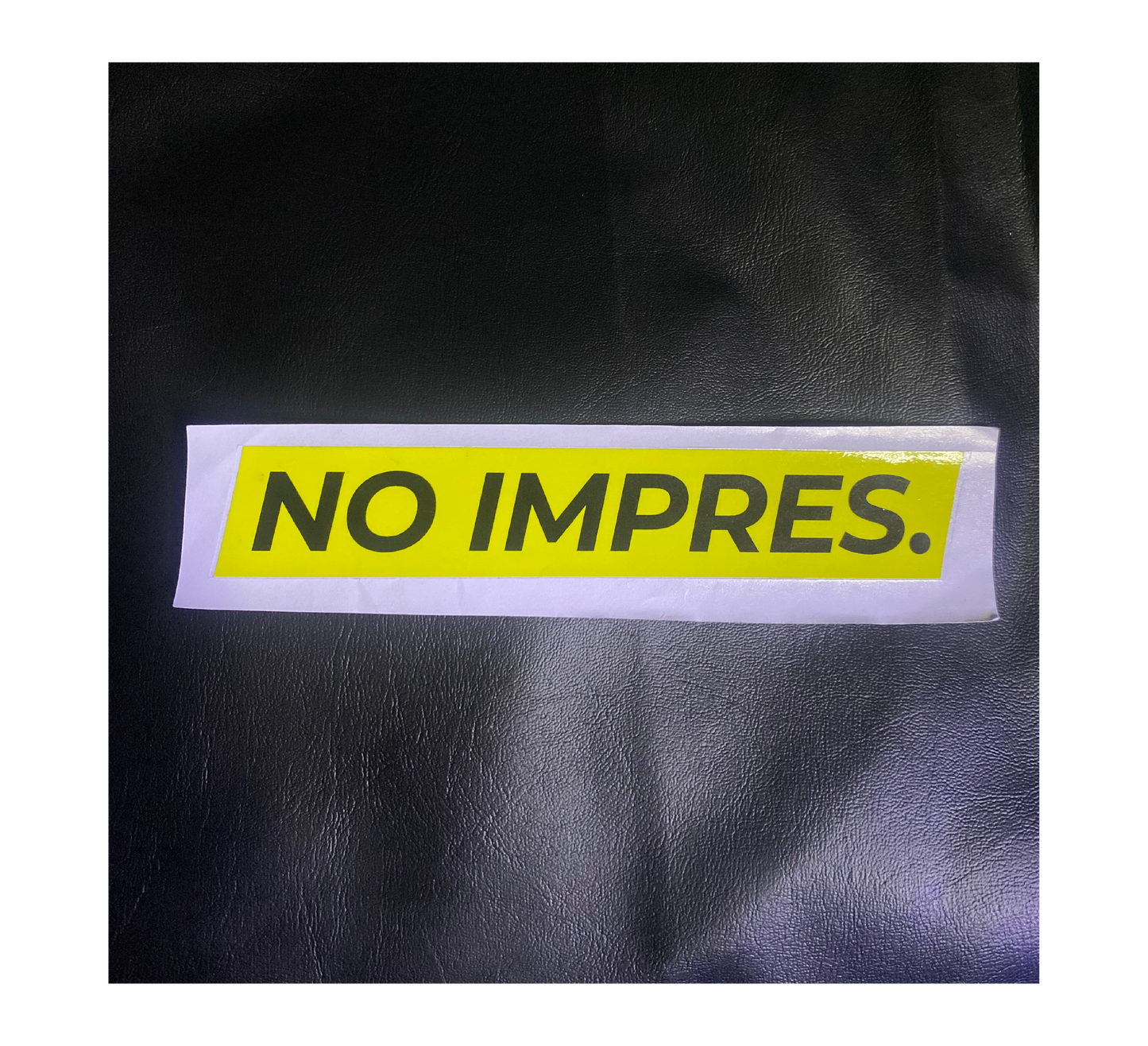 Amarillo letras negras