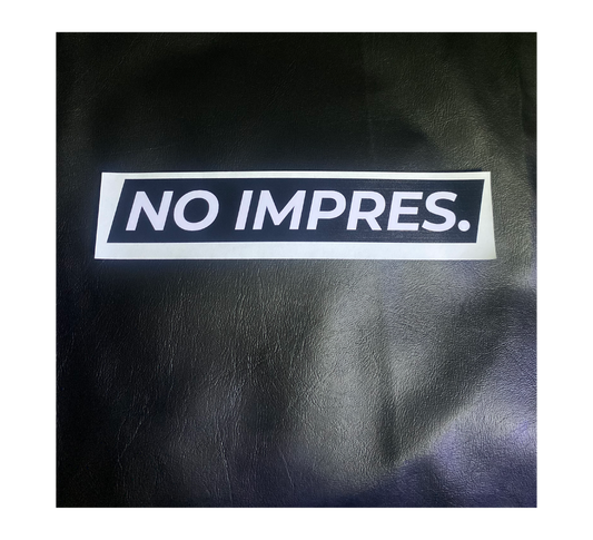Clásico negro letras blancas